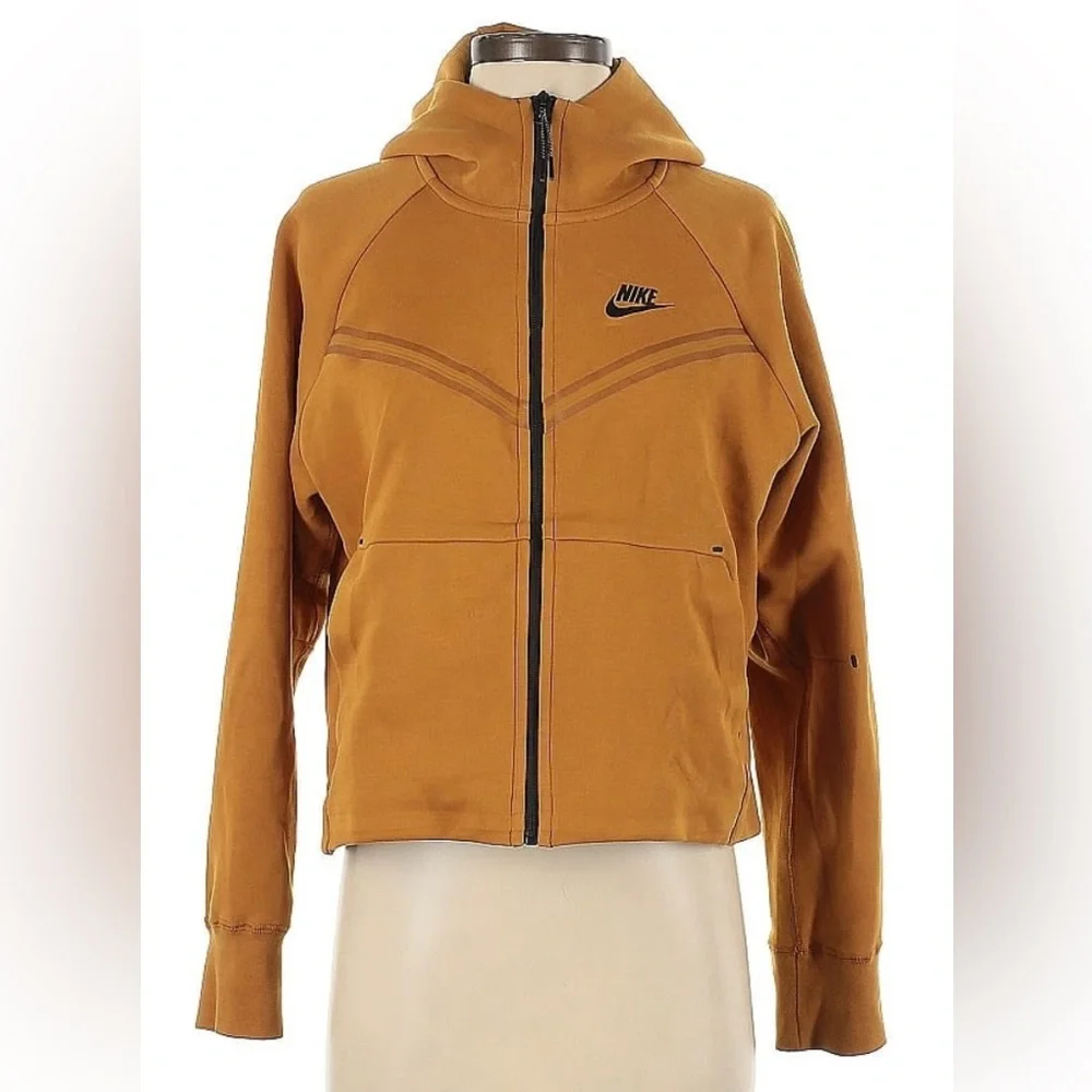 Nike outfit SET. Size small. Jacket and Pants. - Picture 1 of 6
